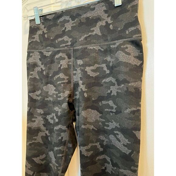 Fabletics PowerHold Leggings Pocket Camo - Picture 6 of 9